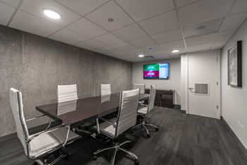 Conference Room at Lakeview 3200 Apartments, Illinois